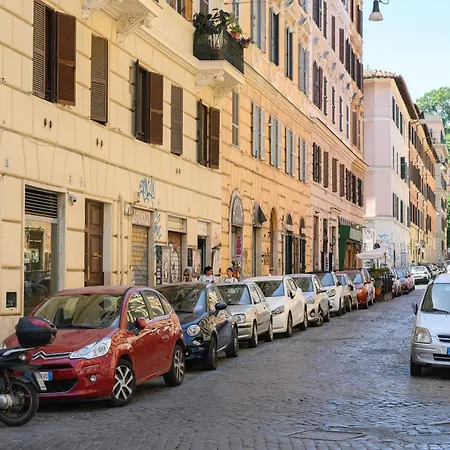 O Magenta Baylon Affittacamere Roma