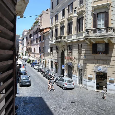 O Magenta Baylon Affittacamere Roma