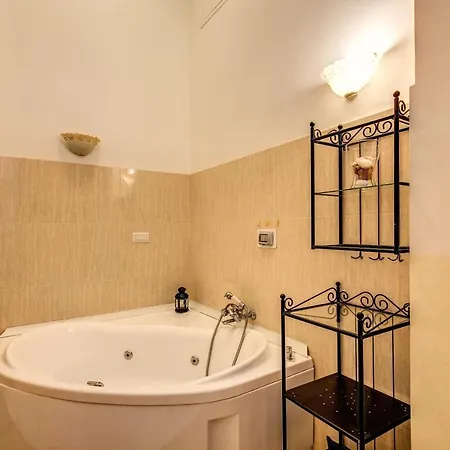 O Magenta Baylon Ρώμη